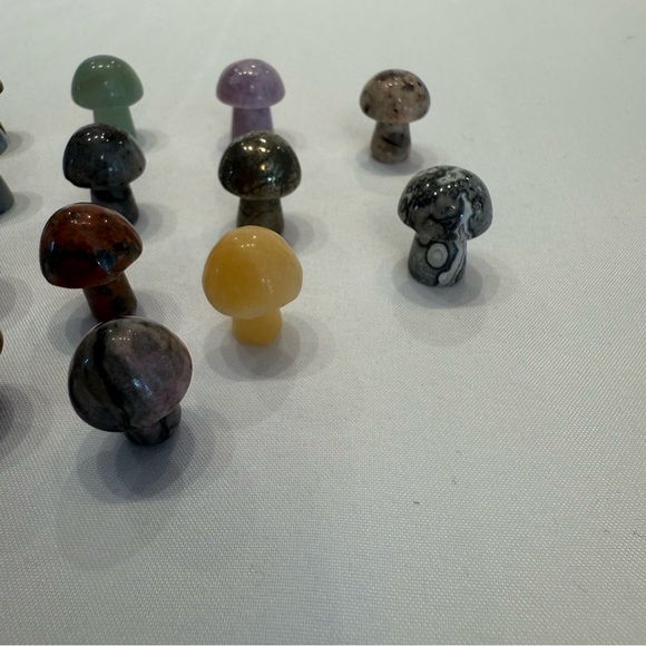 Crystal Mini Mushroom Lot of 23 - all different material - Picture 4 of 8